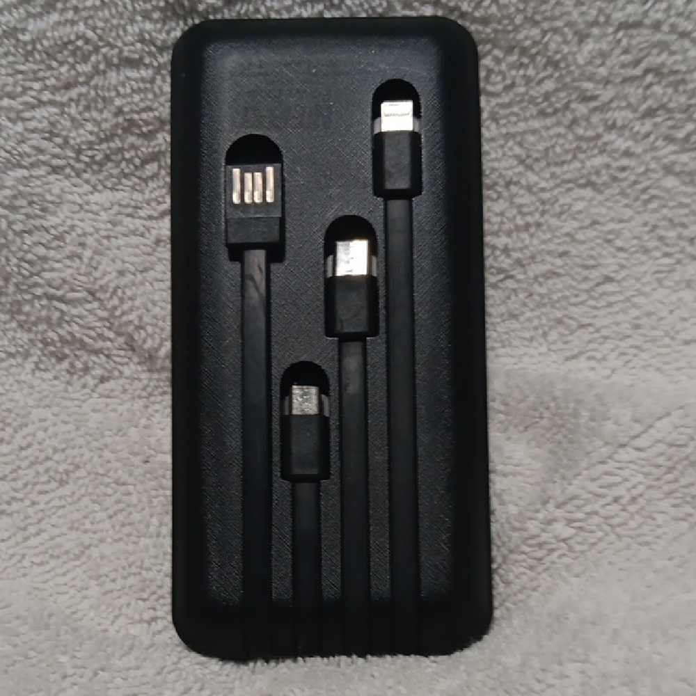 Power Bank Cell Phone Charger For IPHONE.  Multi-Connector Charging Cables